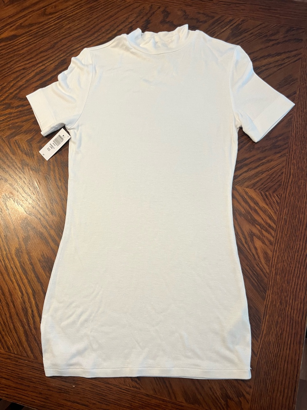 Aritzia White Short-Sleeve Ribbed Mock Neck Tee